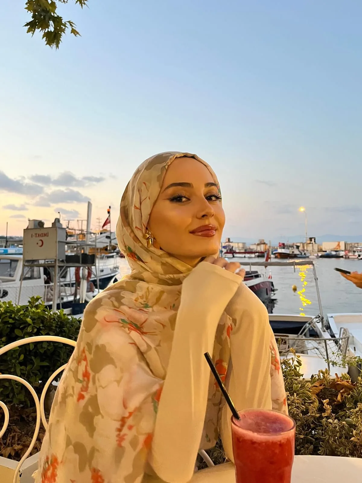 Esra - Zeytinburnu Escort